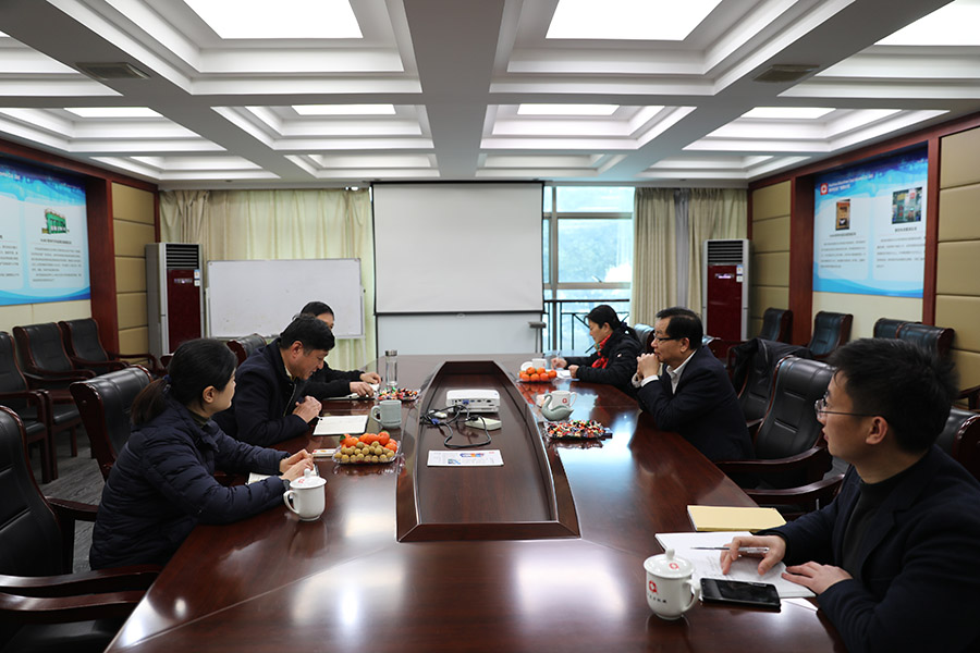 市人大黨組副書記、副主任施根寶蒞臨公司考察.JPG